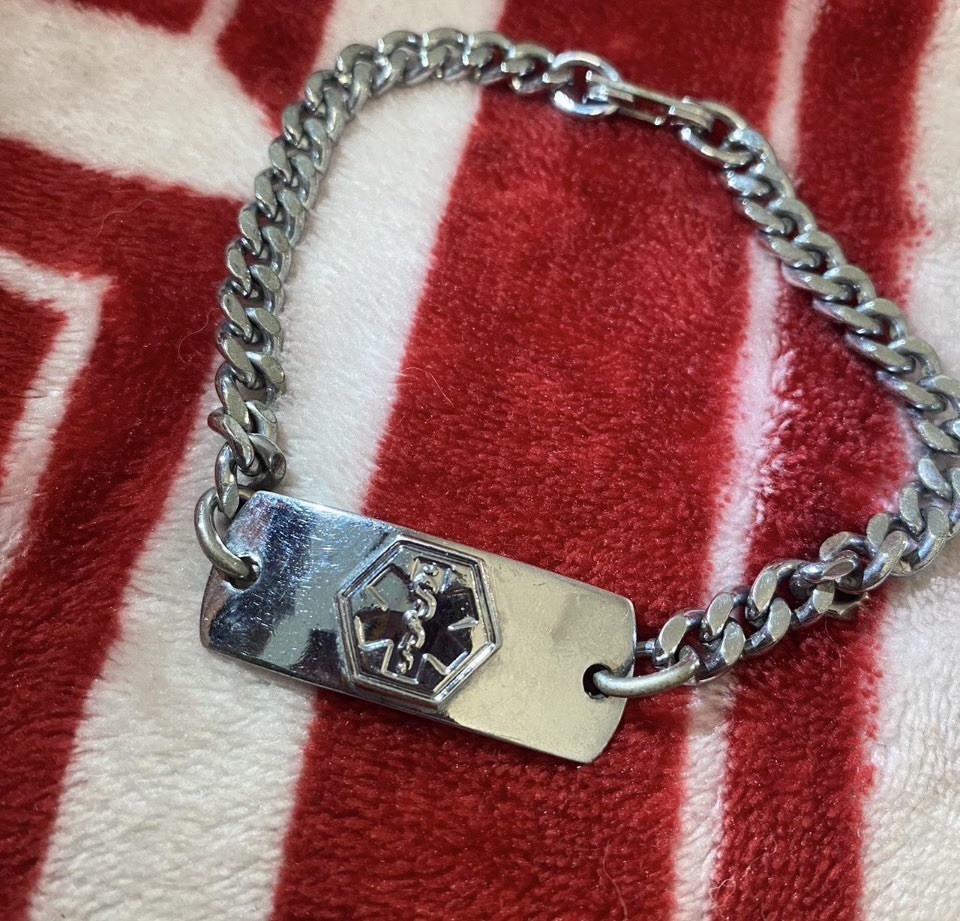 Vintage Diabetic Medical Alert ID Bracelet Silver Tone Curb Link Chain Emergency