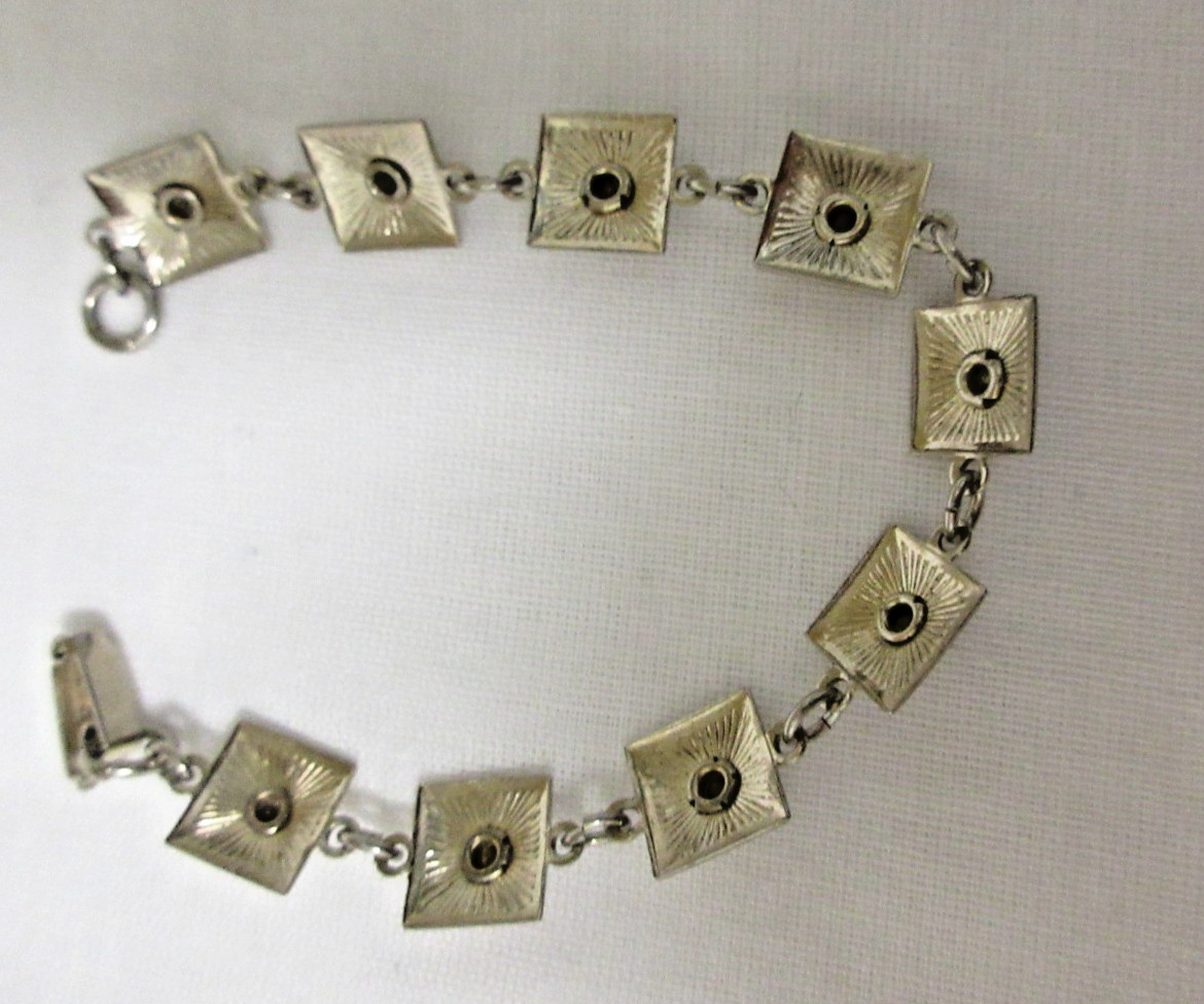 Vintage Gold Tone Light Purple Rhinestone Link Bracelet 6″ – No Metal Wear