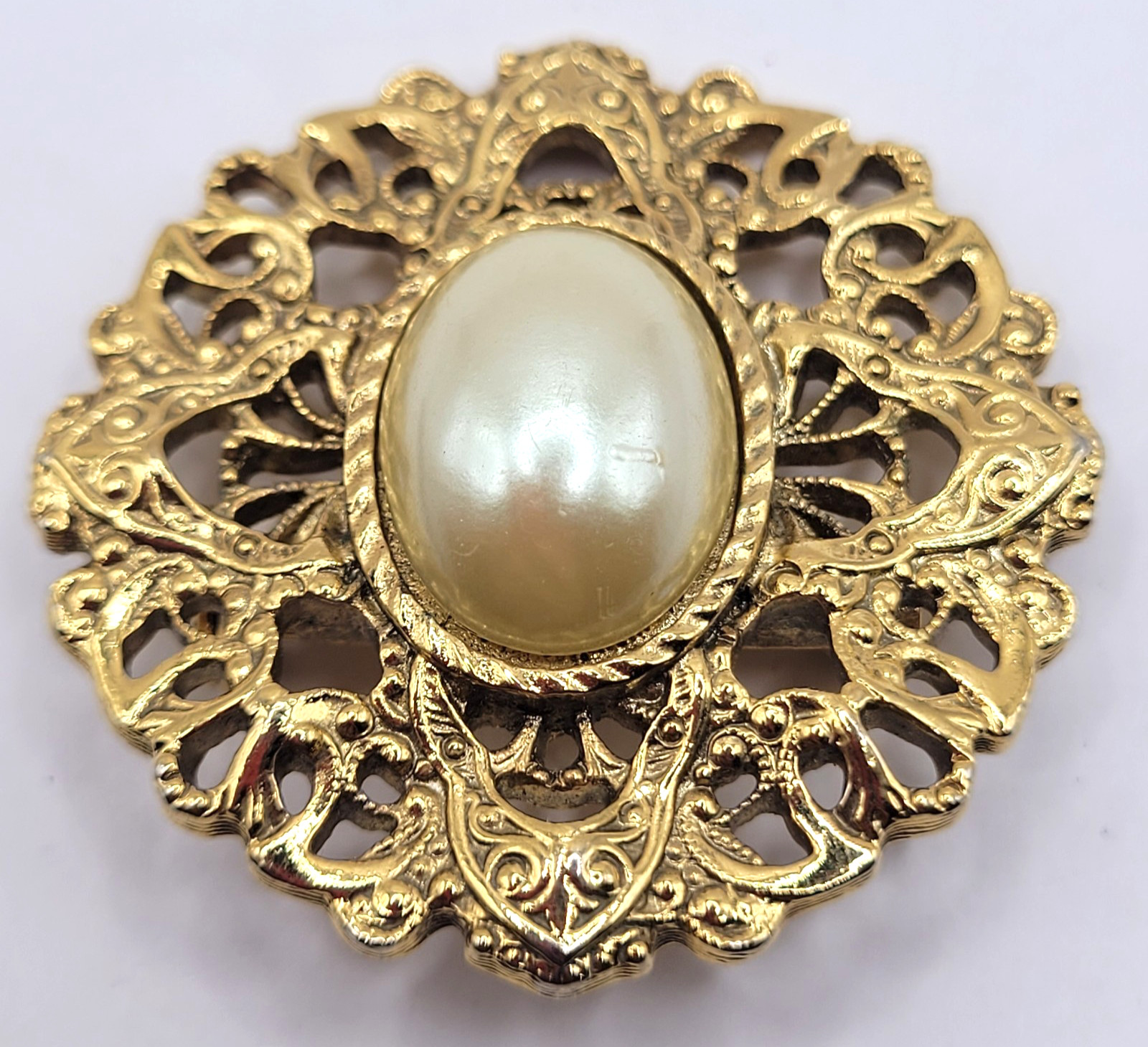 Vintage Brooch Faux Pearl Filigree Gold Tone
