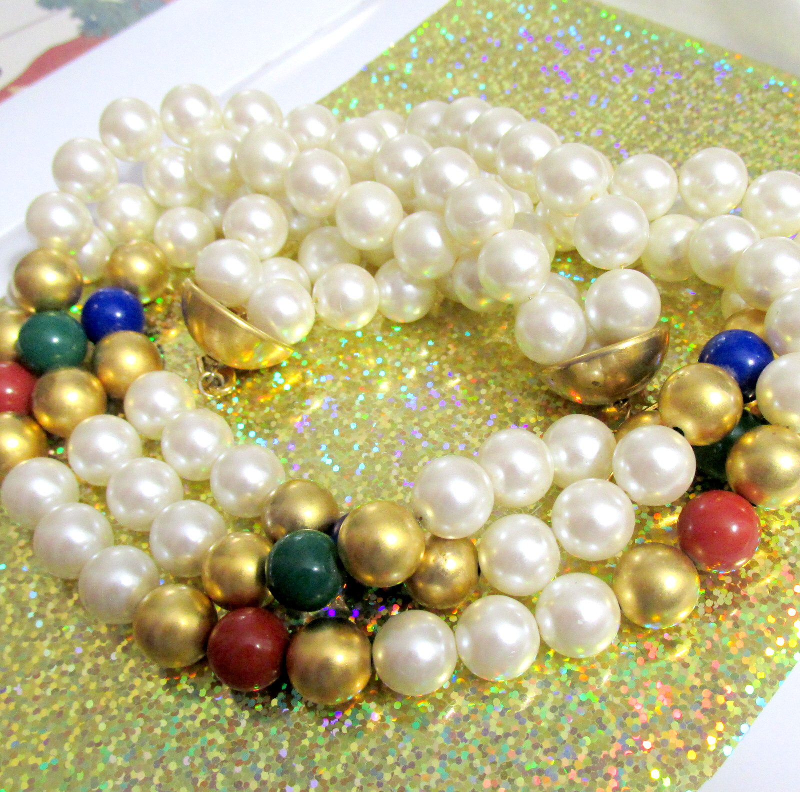 VTG RUNWAY BOOK PIECE NAPIER 3 STRAND FAUX PEARL/BEAD NECKLACE GP “Scarborough”