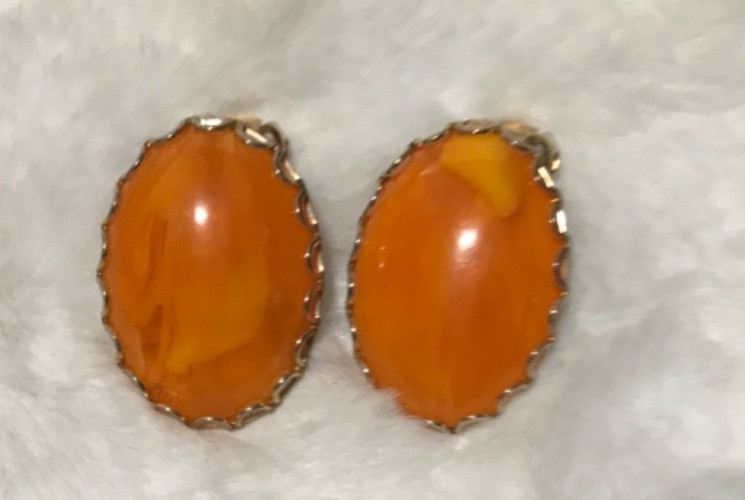 Vintage Lot Of 15 Chunky Earrings Earrings 12 Clip On , 3 Screw On Moon Glow etc