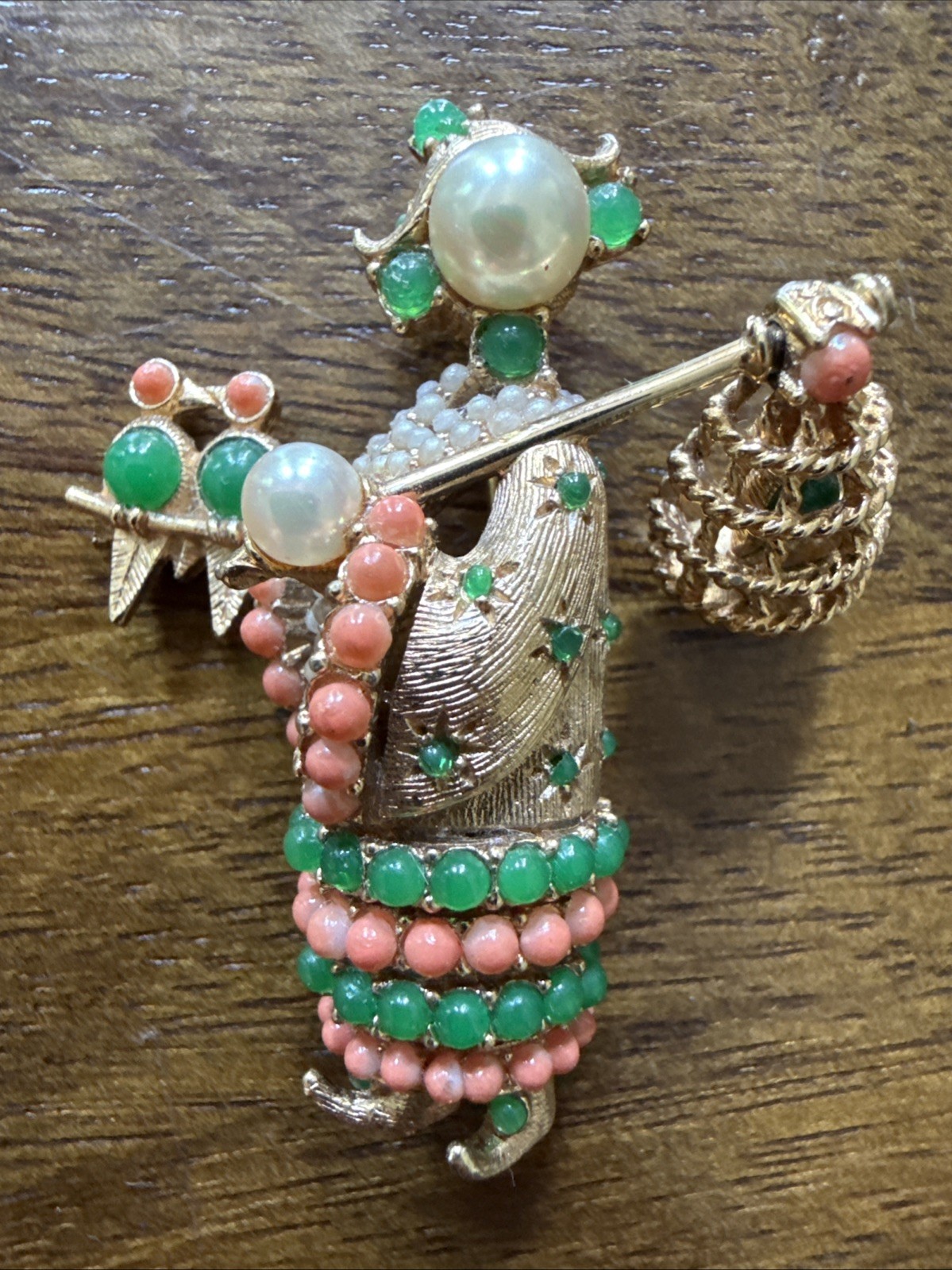 RARE CINER GOLD TONE TURQUOISE CABOCHONS RHINESTONE ASIAN WOMAN W/ BIRDS BROOCH