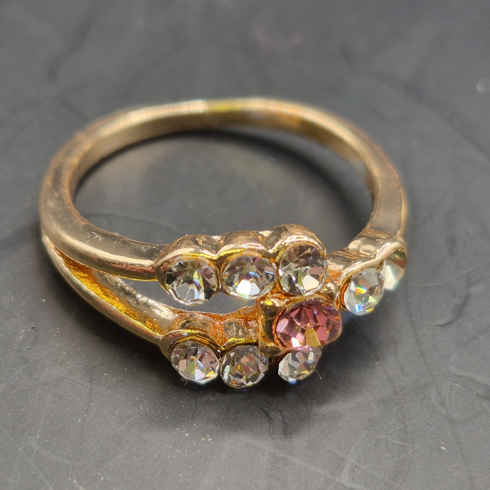 Vtg 6 Ring Collection Lot Size 6 Gold&Silver Tone Red Clear Pink Stones Costume