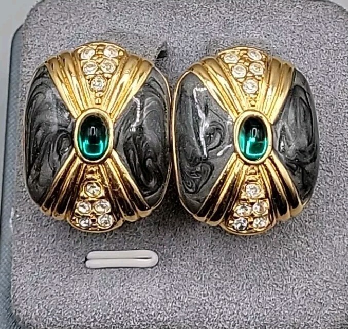Vtg Kenneth Lane for Avon Duchess of Windsor Panther Collection Post Earrings
