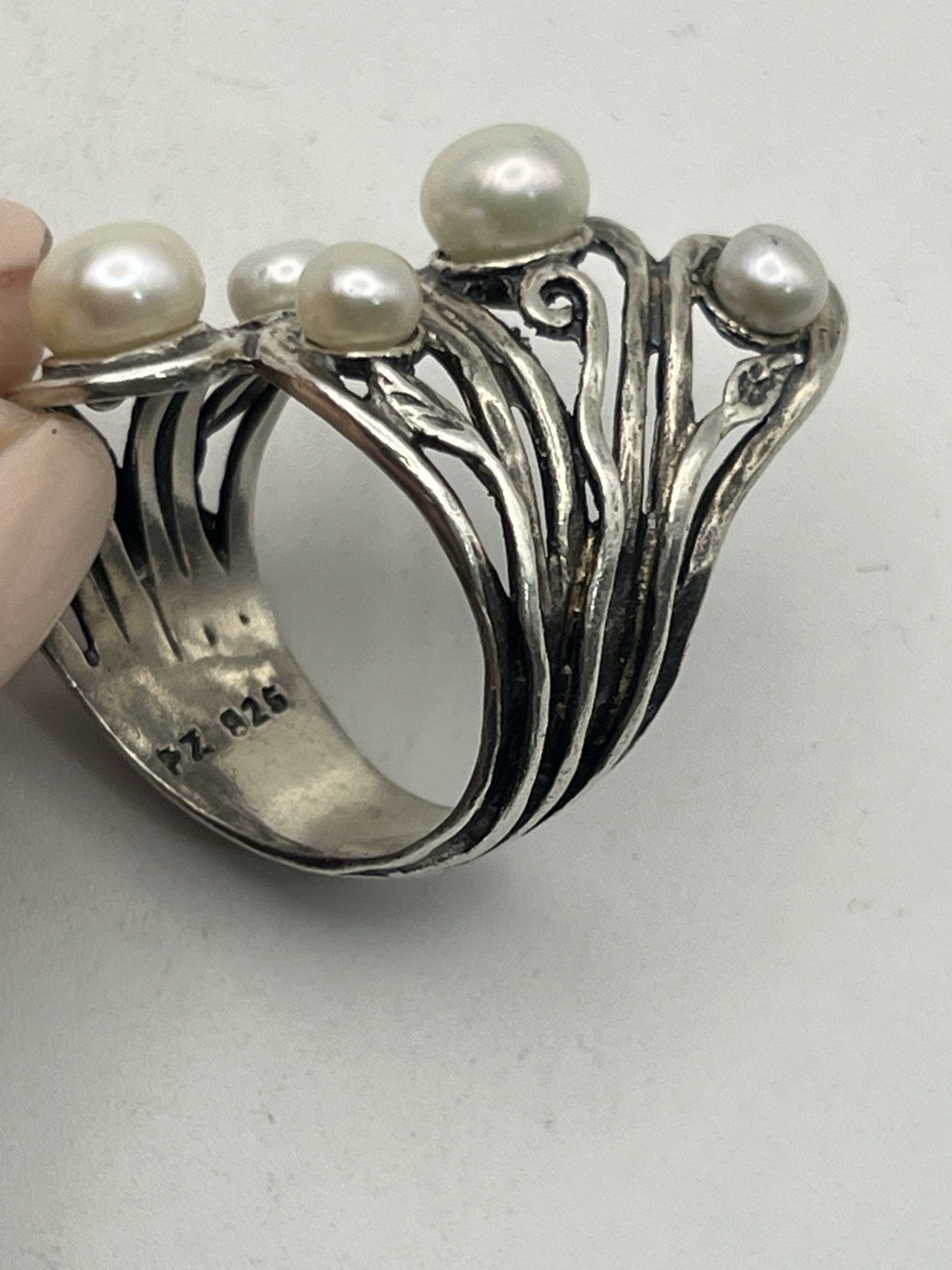 Israel sterling silver pearl elongated vine scroll design size 8 PZ vintage
