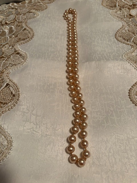 8mm Cream Golden Glass Pearl Strand – Individually Knotted, 122g, High Luster