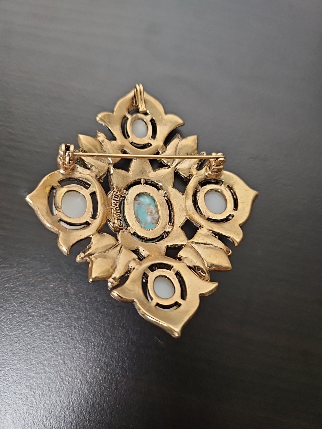 VTG 1968 Sarah Coventry Remembrance Signed Gold Tone Brooch Pin J10 EUC