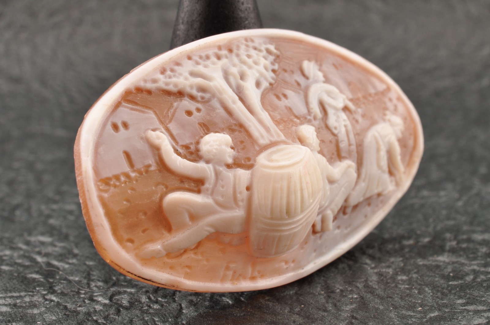 Vintage oval shell cameo carved “gleaning” (35.0ct) sign by artist with package