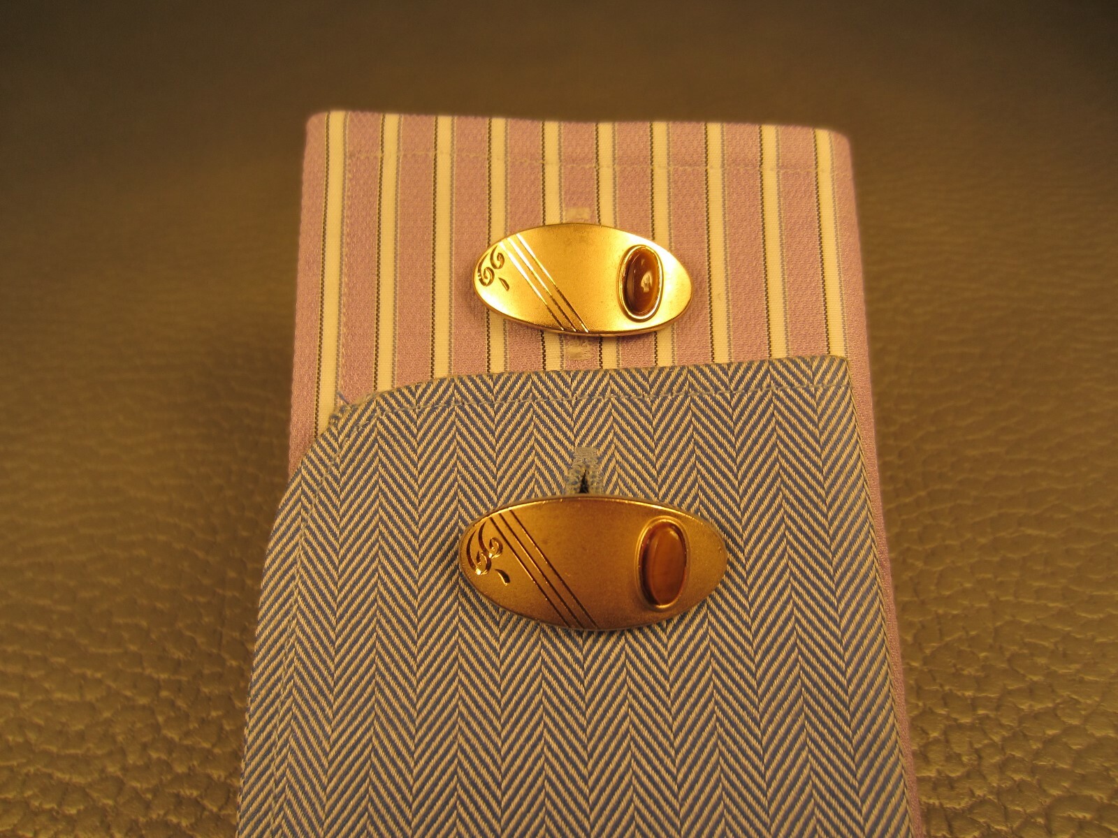 Vintage Curved Tigers Eye Brushed Finished Yellow Gold Plated Cuff Links