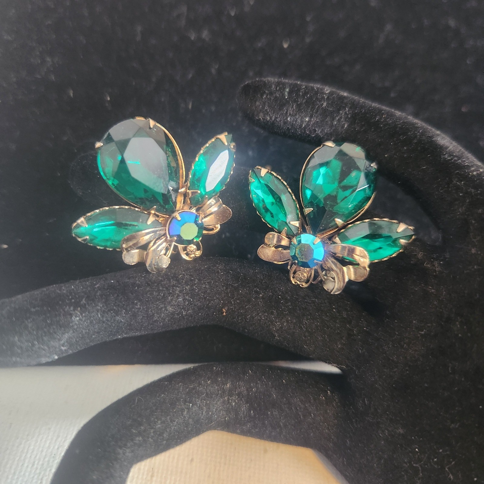 Vintage Emerald Green Glass AB Rhinestone Gold Tone Clip On Earrings Floral