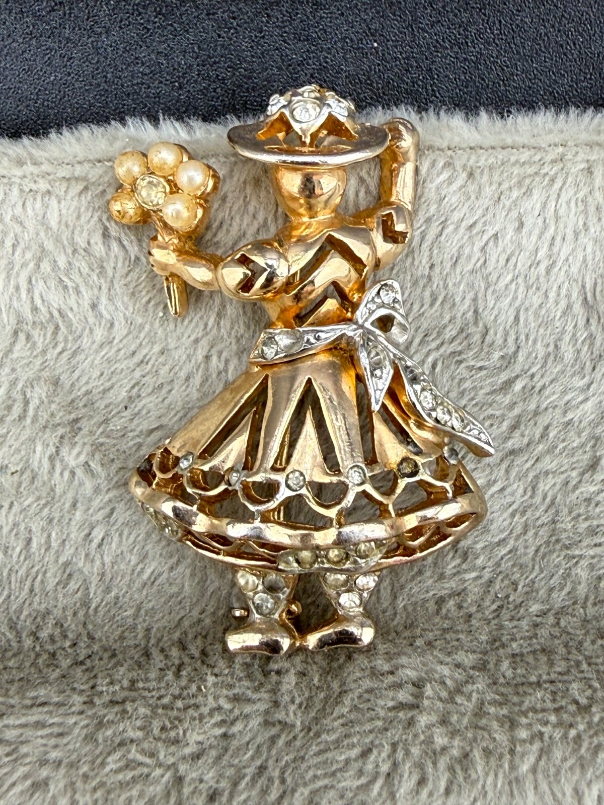 Vintage Rhinestone Brooch Figural Gold tone Woman with Flowers READ
