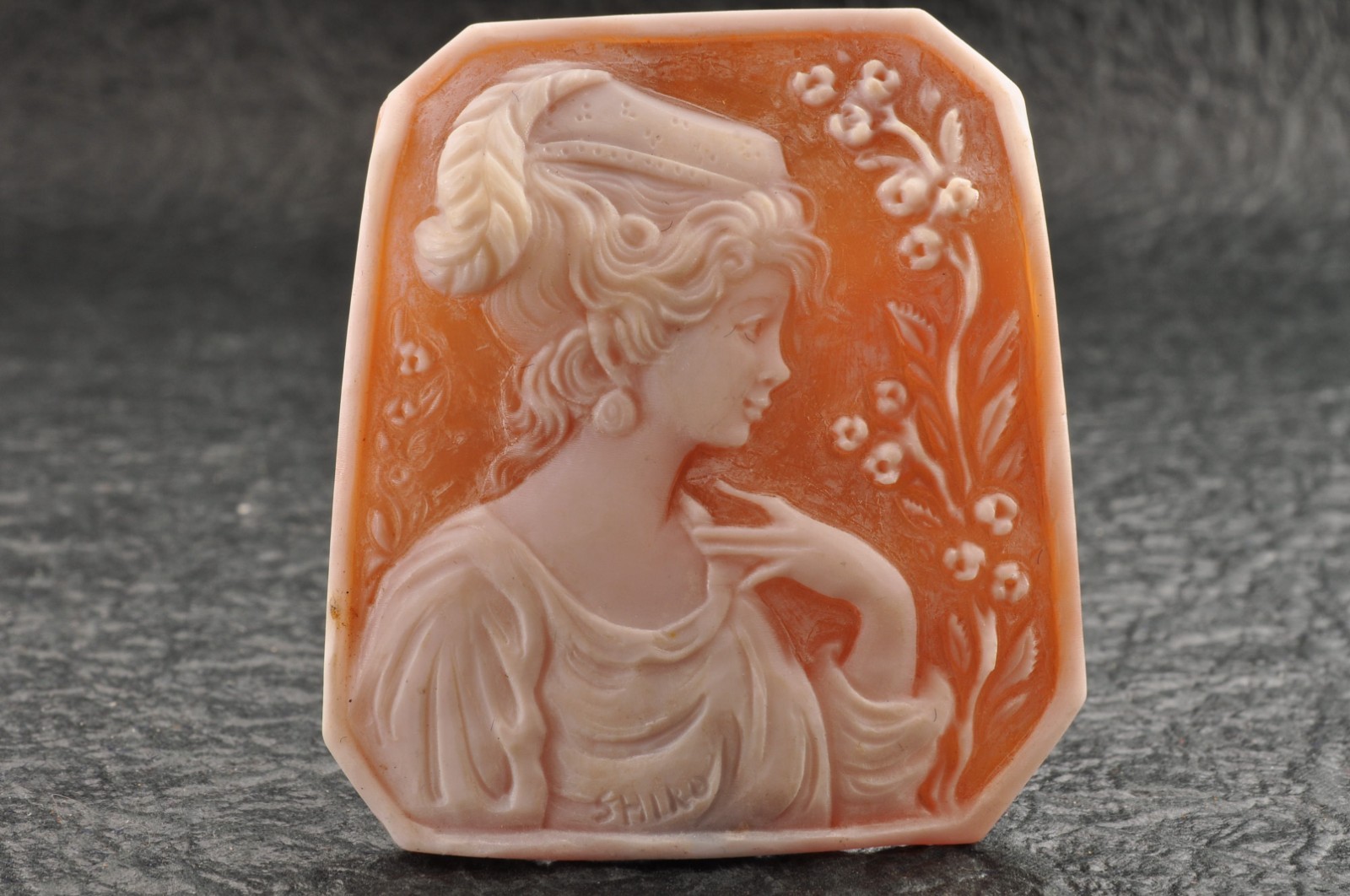 Vintage shell cameo carved “Woman with a feathered hat” (58.5ct) sign by artist.