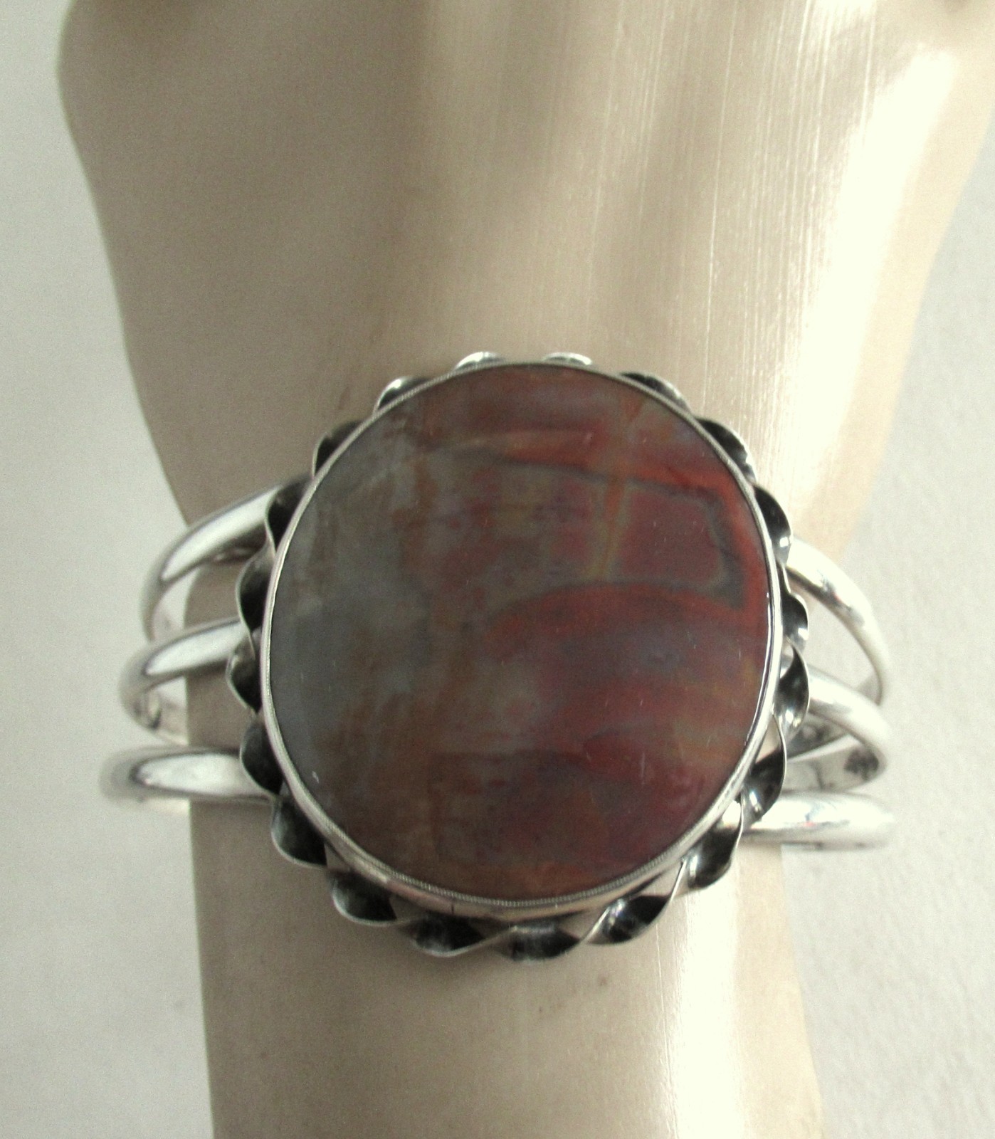 UNISEX HEAVY WIDE NAVAJO STERLING CUFF BRACELET w PETRIFIED WOOD, 51GR, 7 INCHES