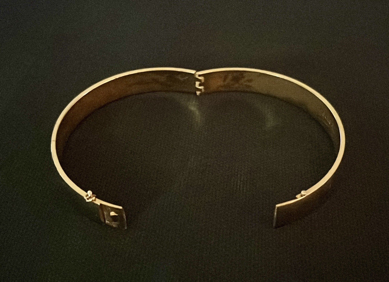 Vintage 18K RGP Rolled Gold Plain Hinged Bangle Bracelet 7”