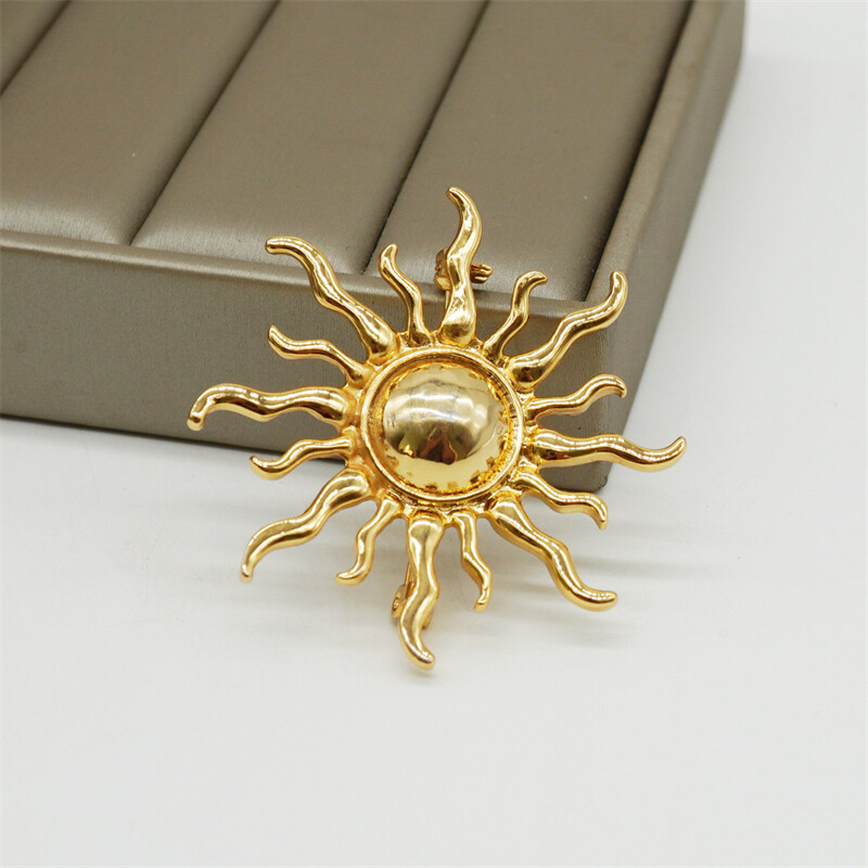 Vintage Enamel Flower Brooch Women Men Jewelry Gift Collar Decor Badge Corsage