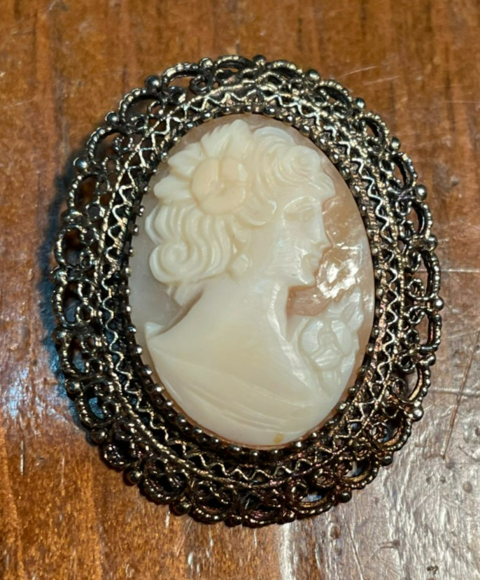 Vintage KL Sterling Gold Vermeil Shell Cameo Brooch Pin Pendant 1.5”