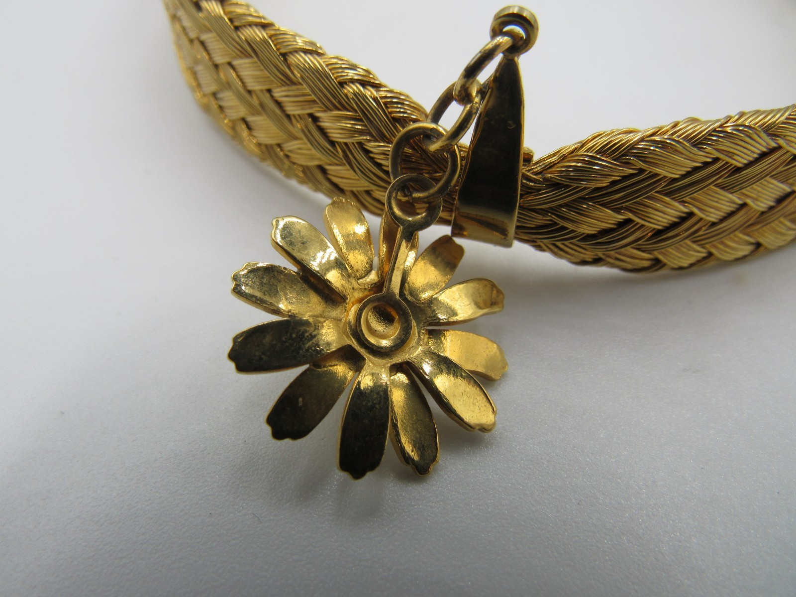 Vintage Gold Tone Braided Mesh Choker Daisy Pendant 15.5” Necklace E9