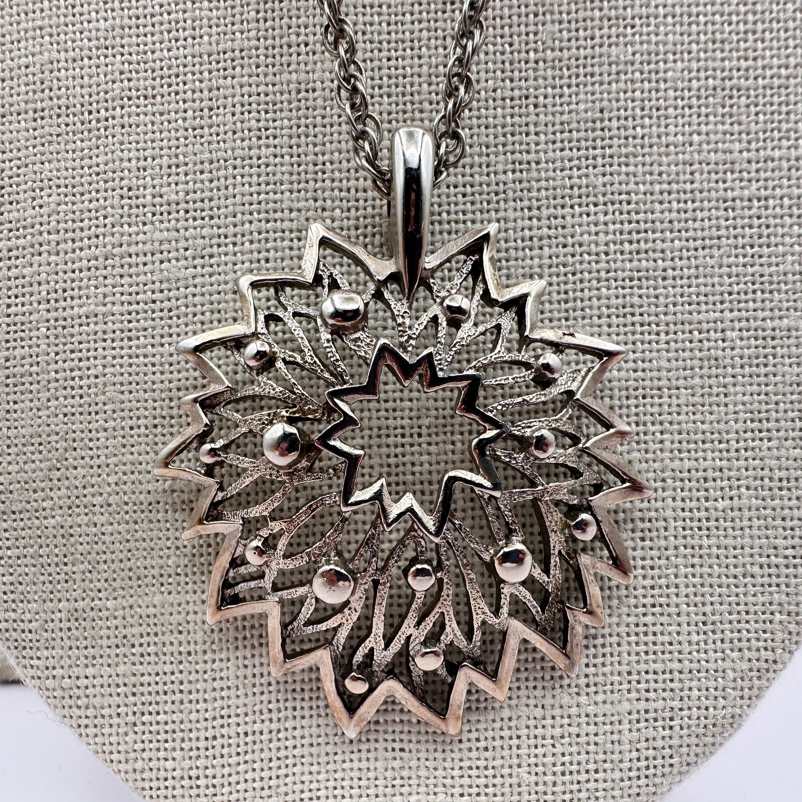 Vintage 90s Silver Tone Rope Chain Sunburst Pendant Necklace Women’s Jewelry