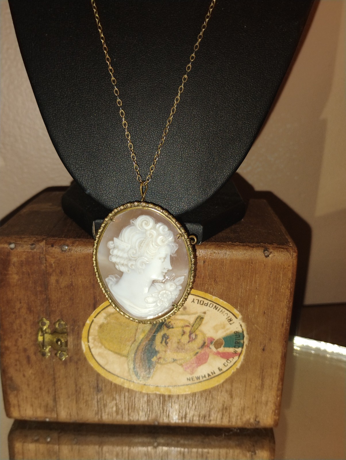 Vintage Cameo