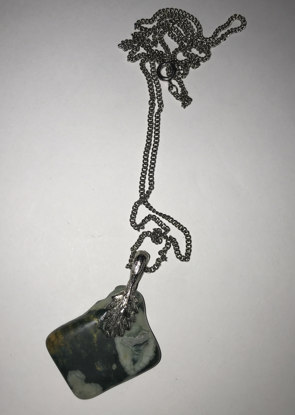 Vtg Stone Pendant with Silvertone Chain