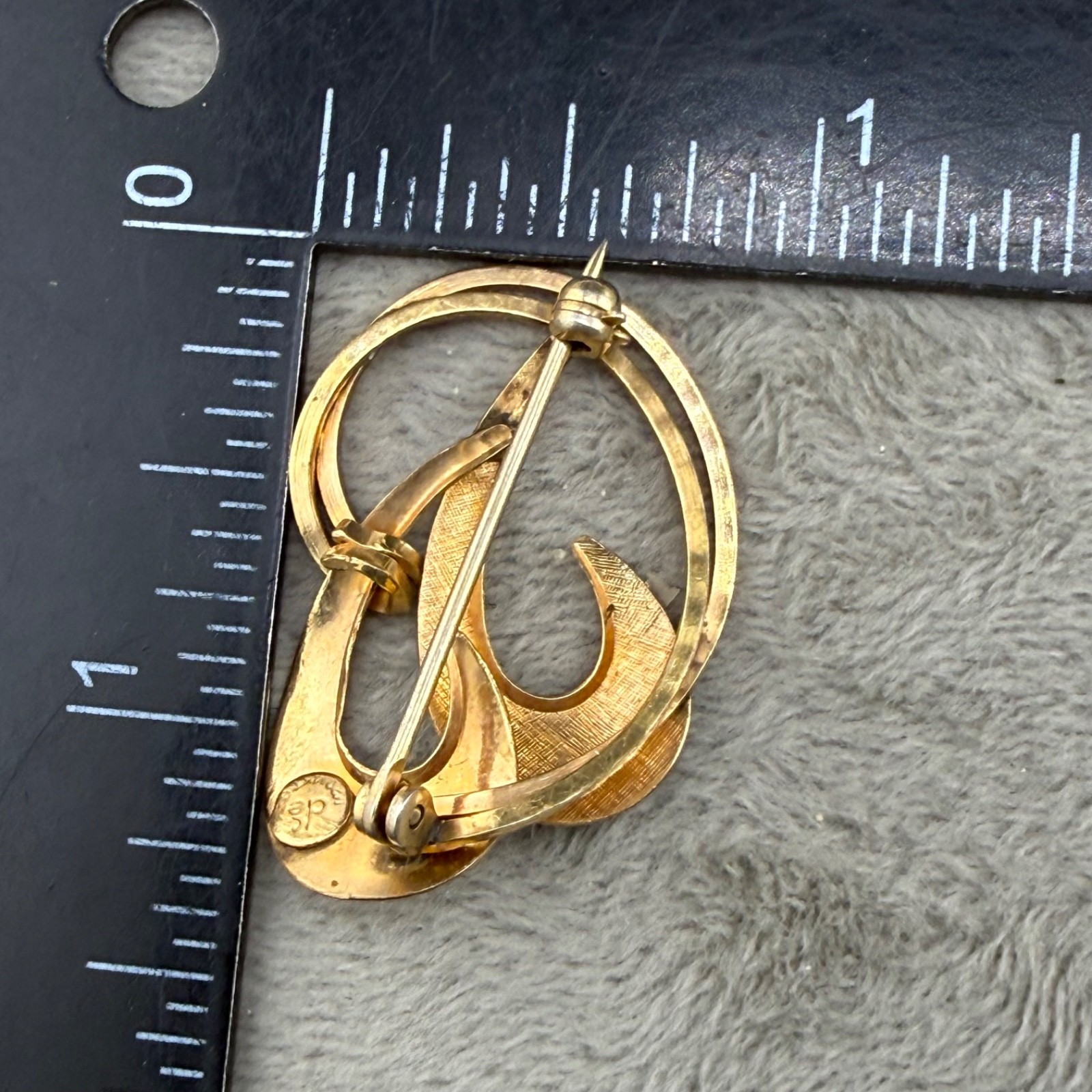 Vintage Gold Filled Brooch Signed Curtis