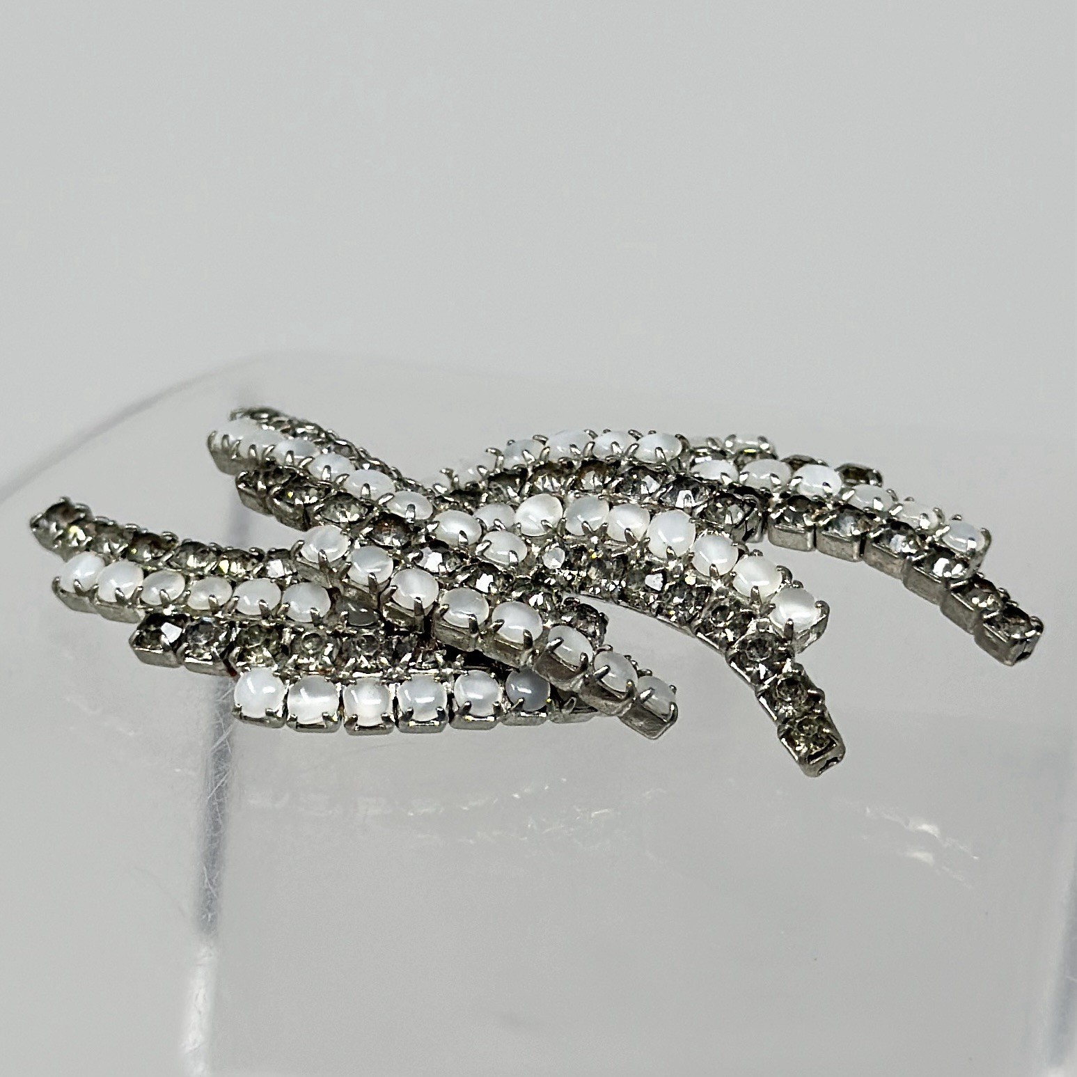 Vtg Unmarked Kramer Gray Rhinestone Cat Eye Cabochon Brooch Clip On Earrings Set