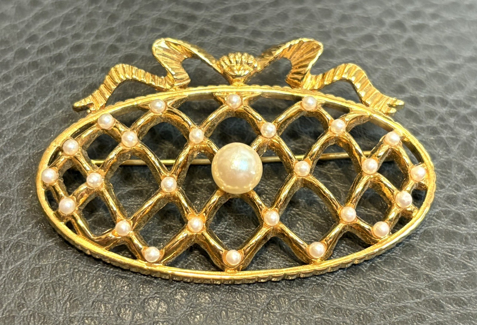 Vintage MONET Gold Tone Brooch Oval Ornament Bow Faux Pearl Christmas Holiday