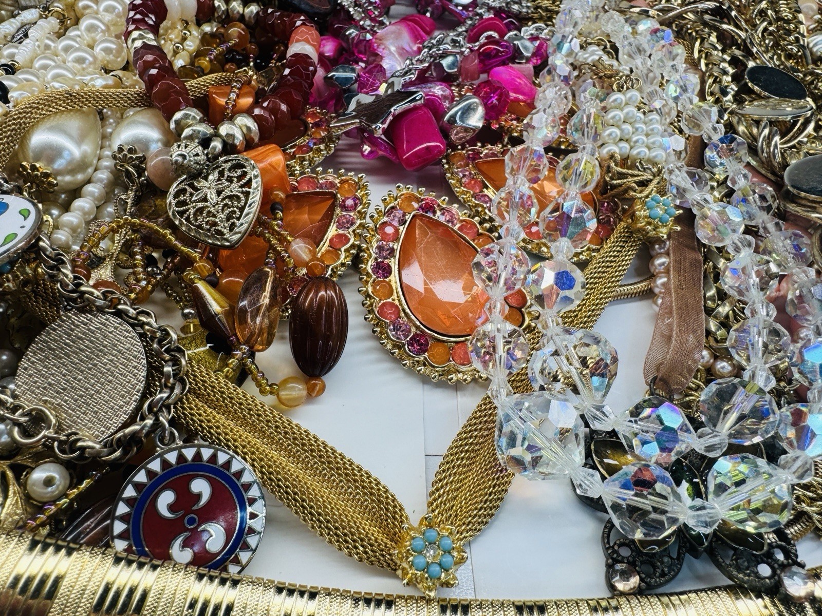 Necklace Bracelet Jewelry Lot Unsigned Over 110 Pieces Resellers All Wearable