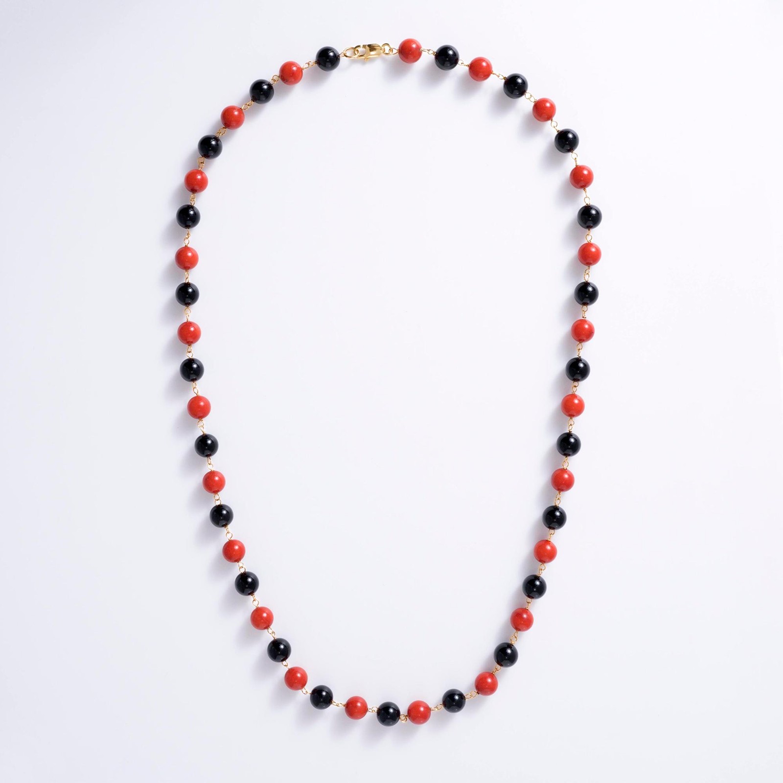 Antique 1920s Art Deco Coral and Onyx Beads Necklace and Bracelet Set