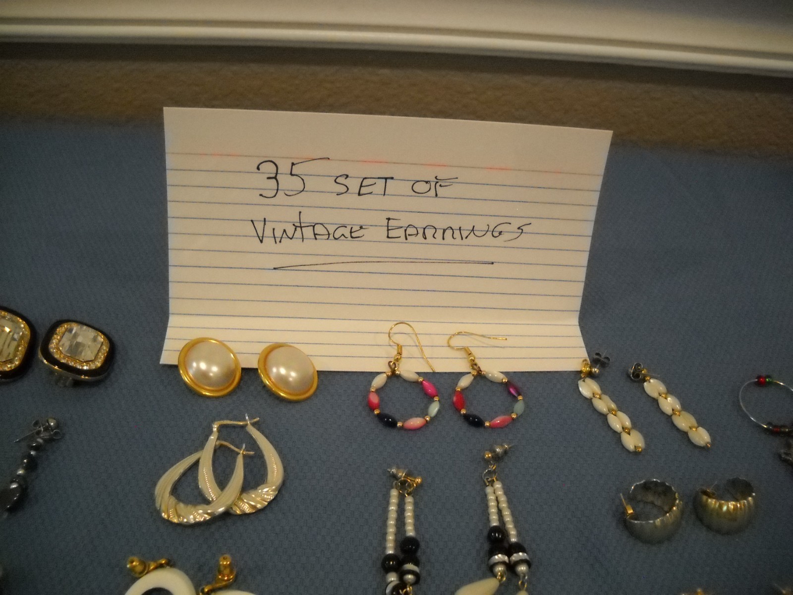 LOT OF 35 SETS OF VINTAGE FASHION EARRINGS