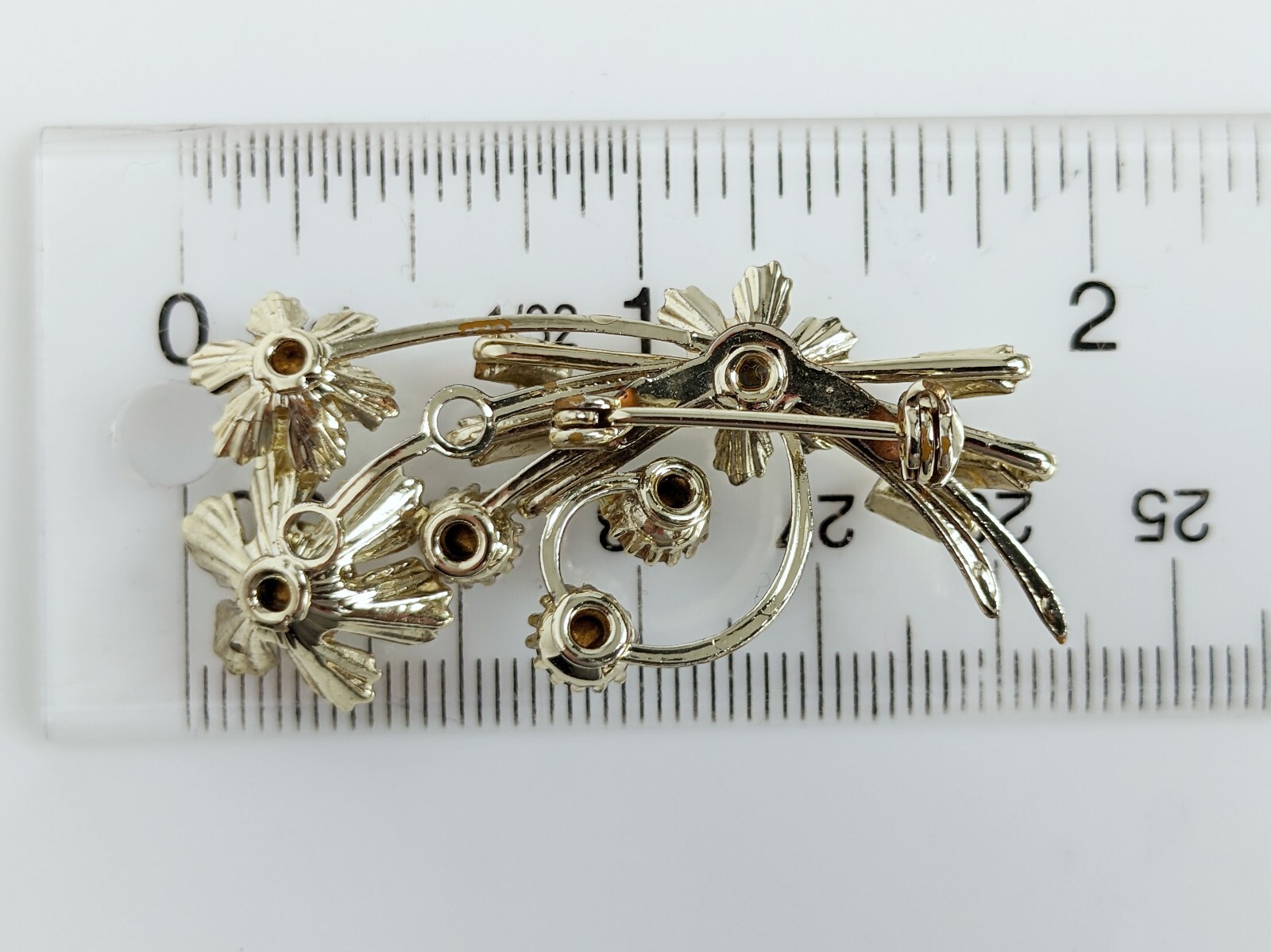 VTG Brooch Goldtone Rhinestones Flowers 1.8 Inches Tall .5 oz Very Good Cond.