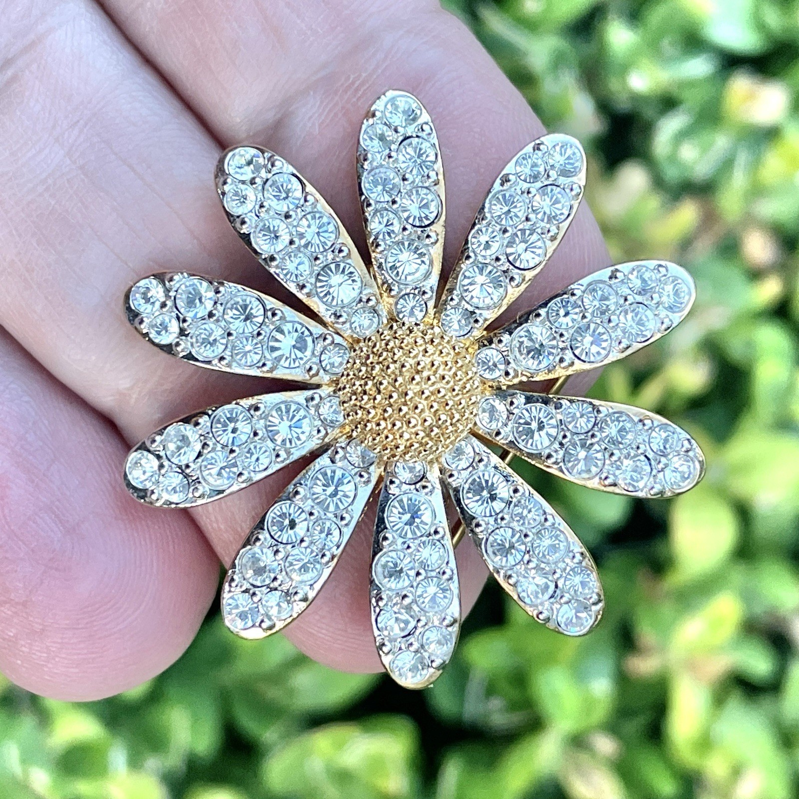 Swarovski Daisy Brooch Swan Signed Gold & Silver Tone Flower 1.5”