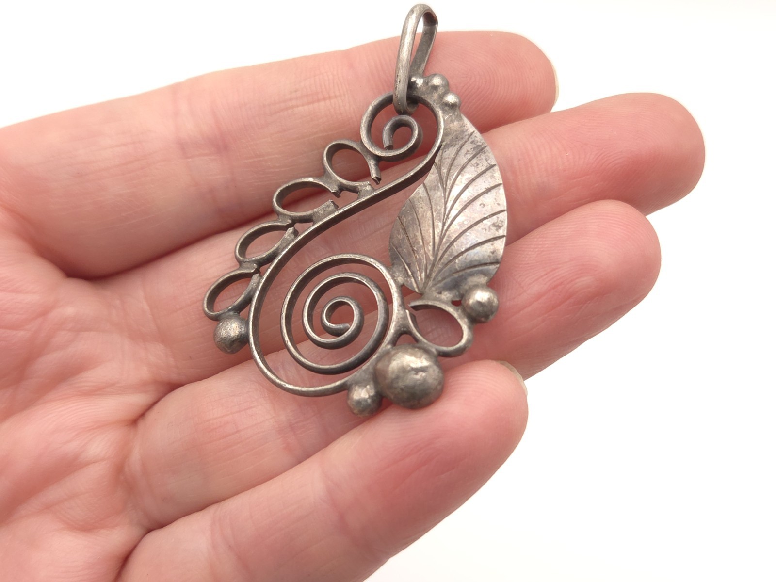 Vintage Sterling Silver Modernist Abstract Swirl Leaf Motif Pendant for Necklace