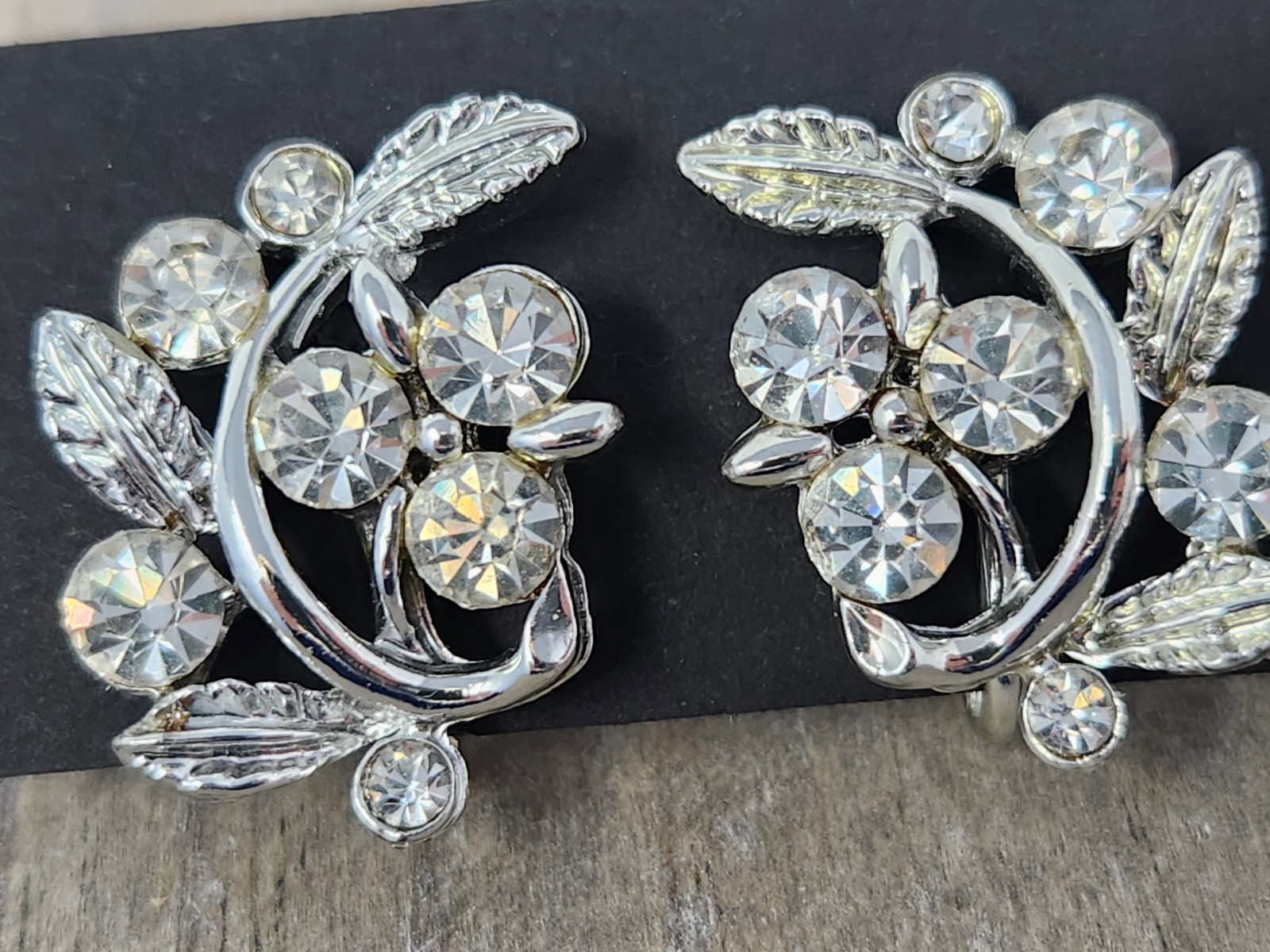 Sparkly Clear Rhinestone Rhodium Plated Floral Botanical Screw-back Earrings VTG