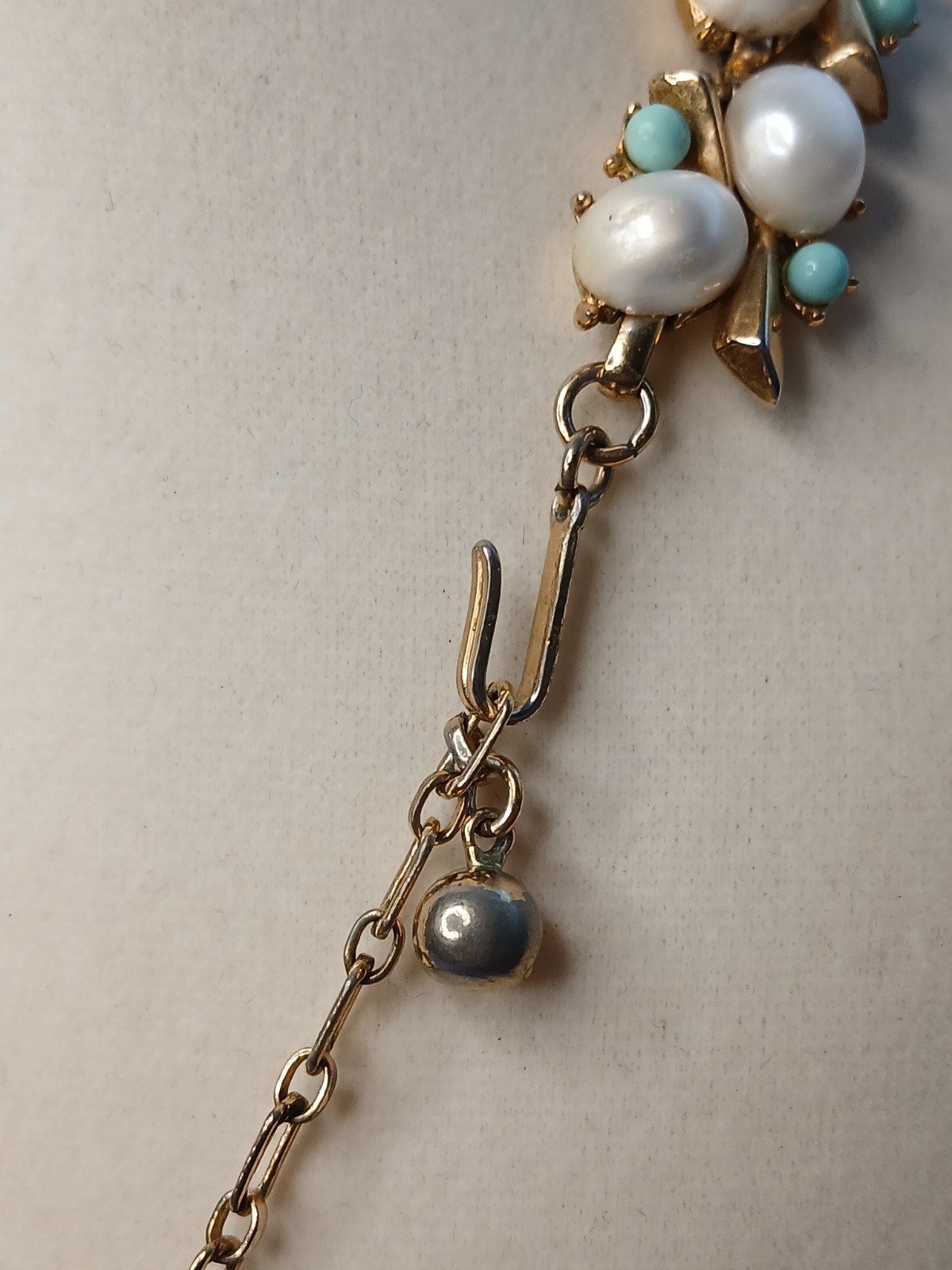 Vintage Crown TRIFARI Necklace & Earrings w/Faux Pearls & Turquoise Set- READ