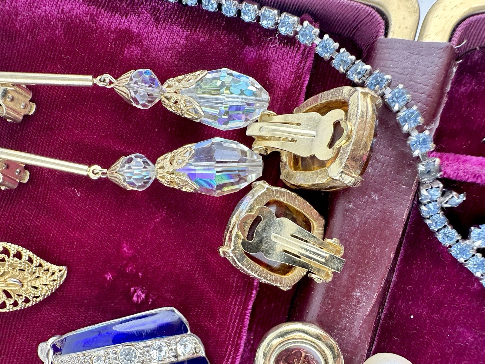 VTG Antique Jewelry Lot Necklace Dress Clip Earrings Designer Kramer Coro Read