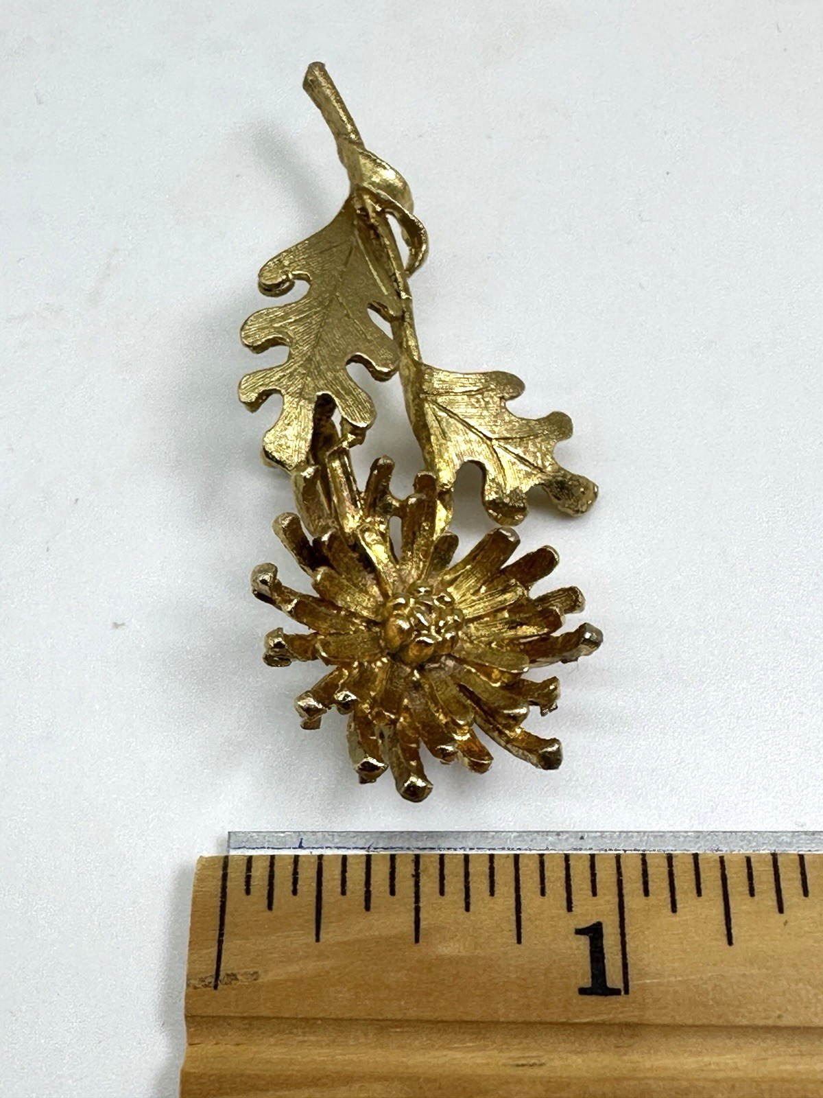Vtg Brooch Heavy Brushed Gold Tone Aster Family Statement Piece Lapel Pin