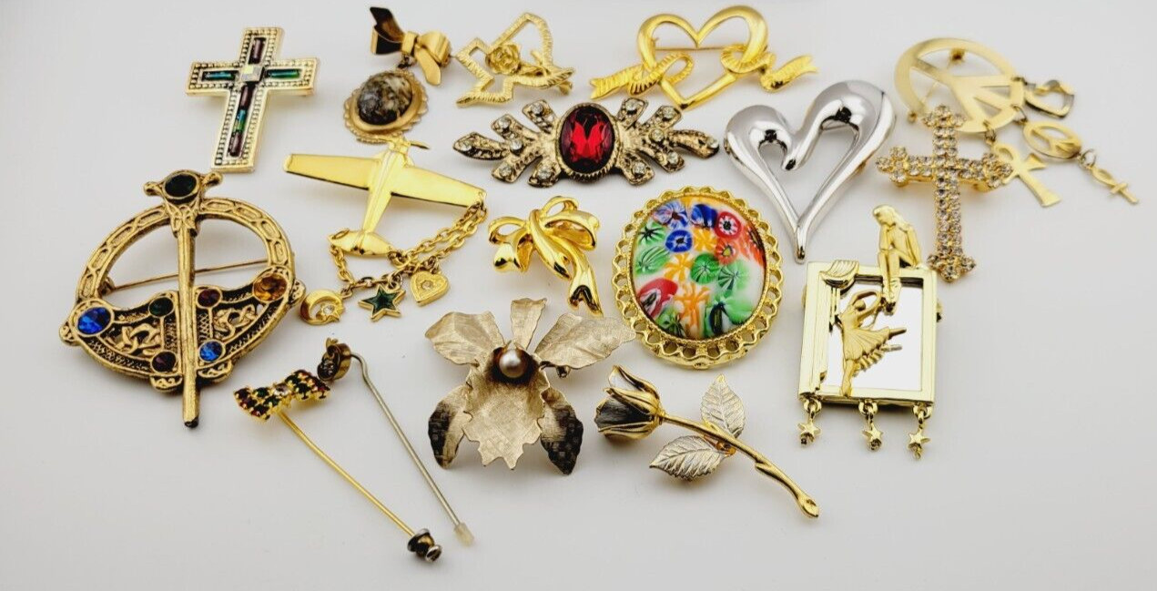 Brooch Lot Gold Tone 17 Pieces