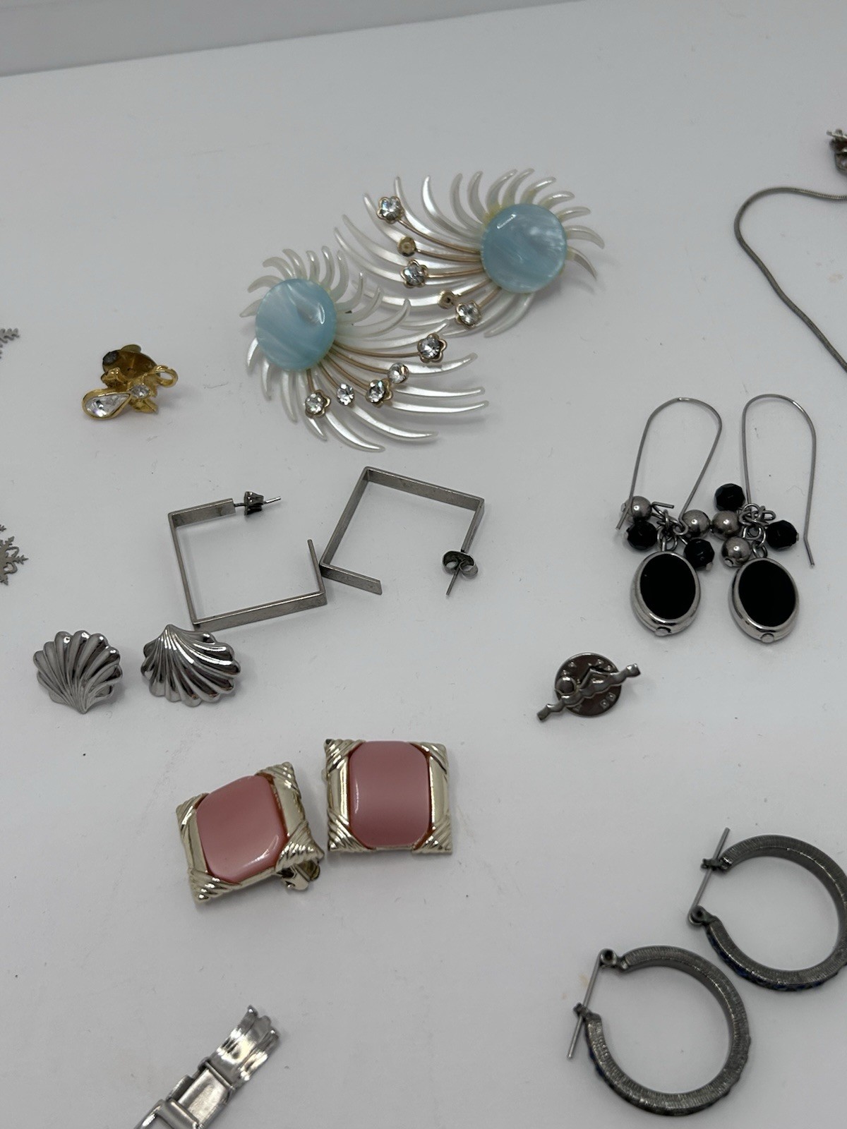 Vtg Modern Estate & Costume Jewelry Lot Mixed Materials Some Mismatch 63 Pc