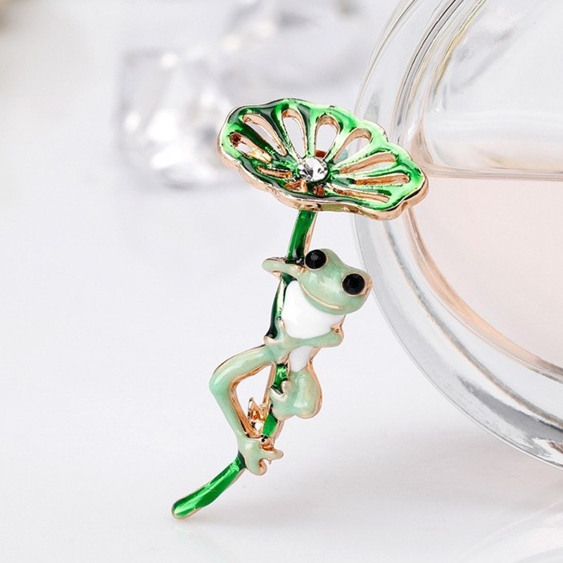 2Pcs Frog Lotus Leaf Brooch Animal Lapel Pin Cute Women Daily Party Jewelry Gift