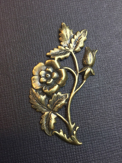 30093 Brass Oxidized Victorian Floral Spray Finding