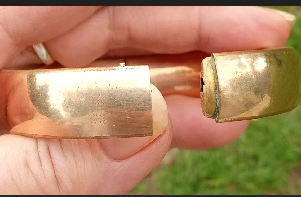 Antique Gold Filled GF Bangle Bracelet 36g, 7.5in, 1/2in Wide, Polished, Hinged