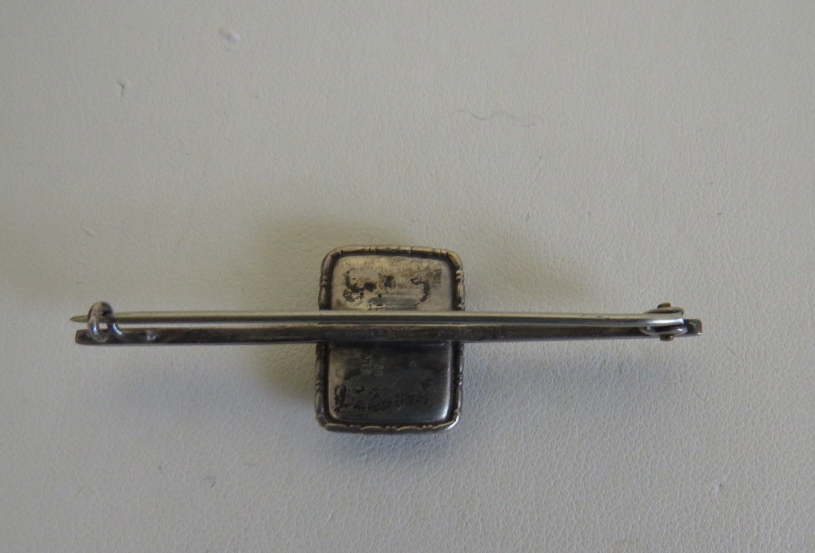 VERY UNUSUAL STERLING SILVER & BUTTERFLY WING BROOCH WITH VICTORIAN LADY