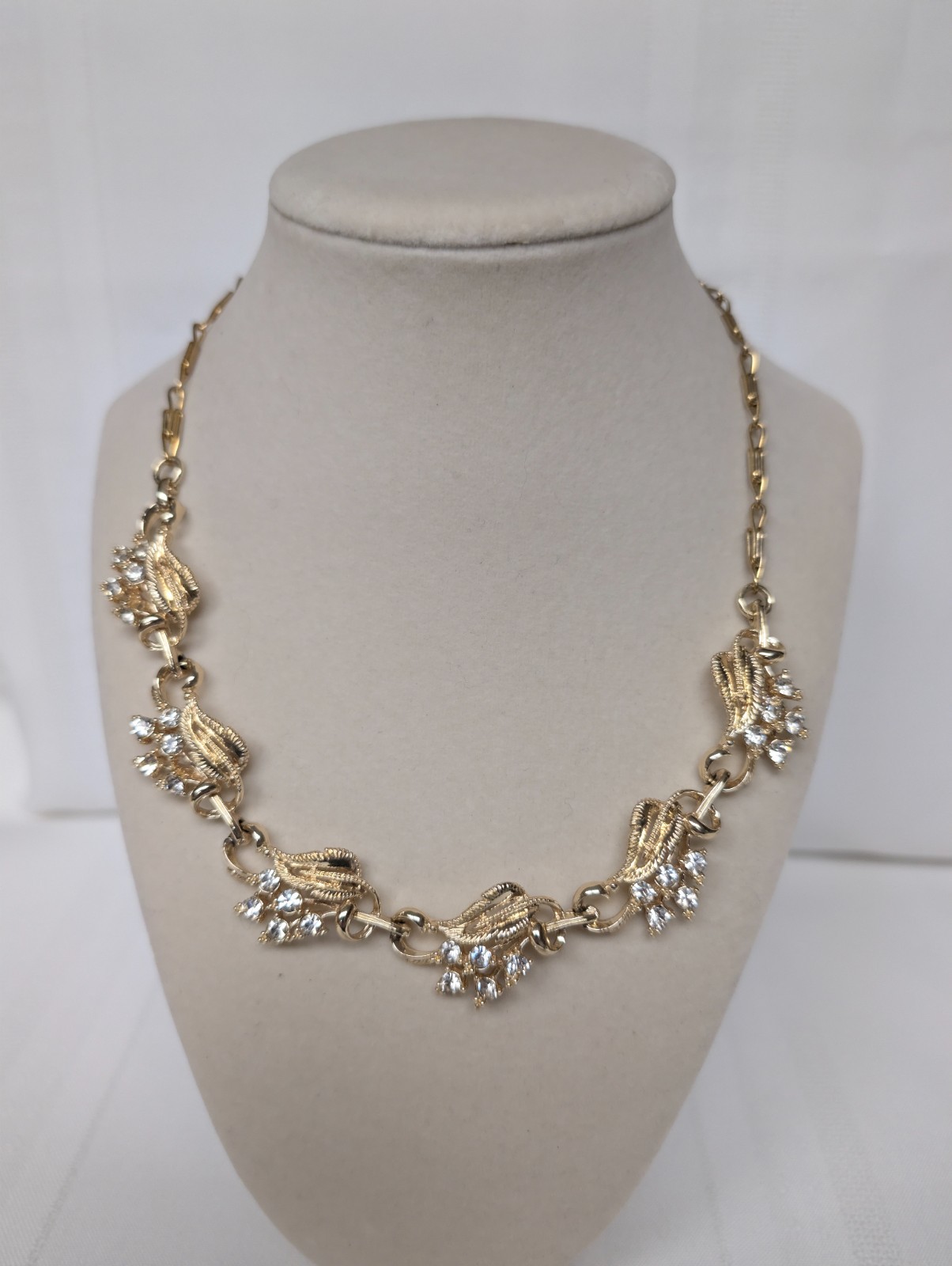 Vintage Costume Necklace Rhinestones Gold Tone Pristine Condition Coro-like