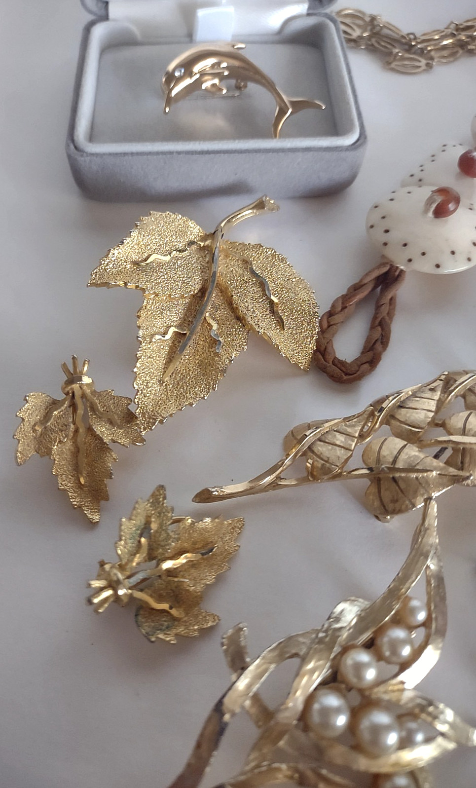 Costume Jewelry Lot Many Signed Kremenz Sancrest Dorsons BSK Monet Park Lane +