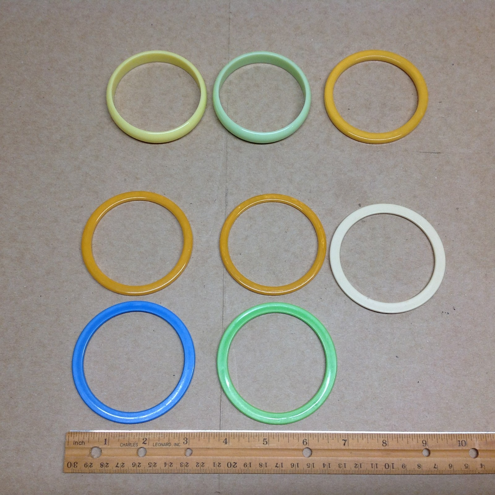 Vtg Lot of 8 Colorful Plastic, Lucite ? , Bakelite ? Stackable Bangle Bracelets