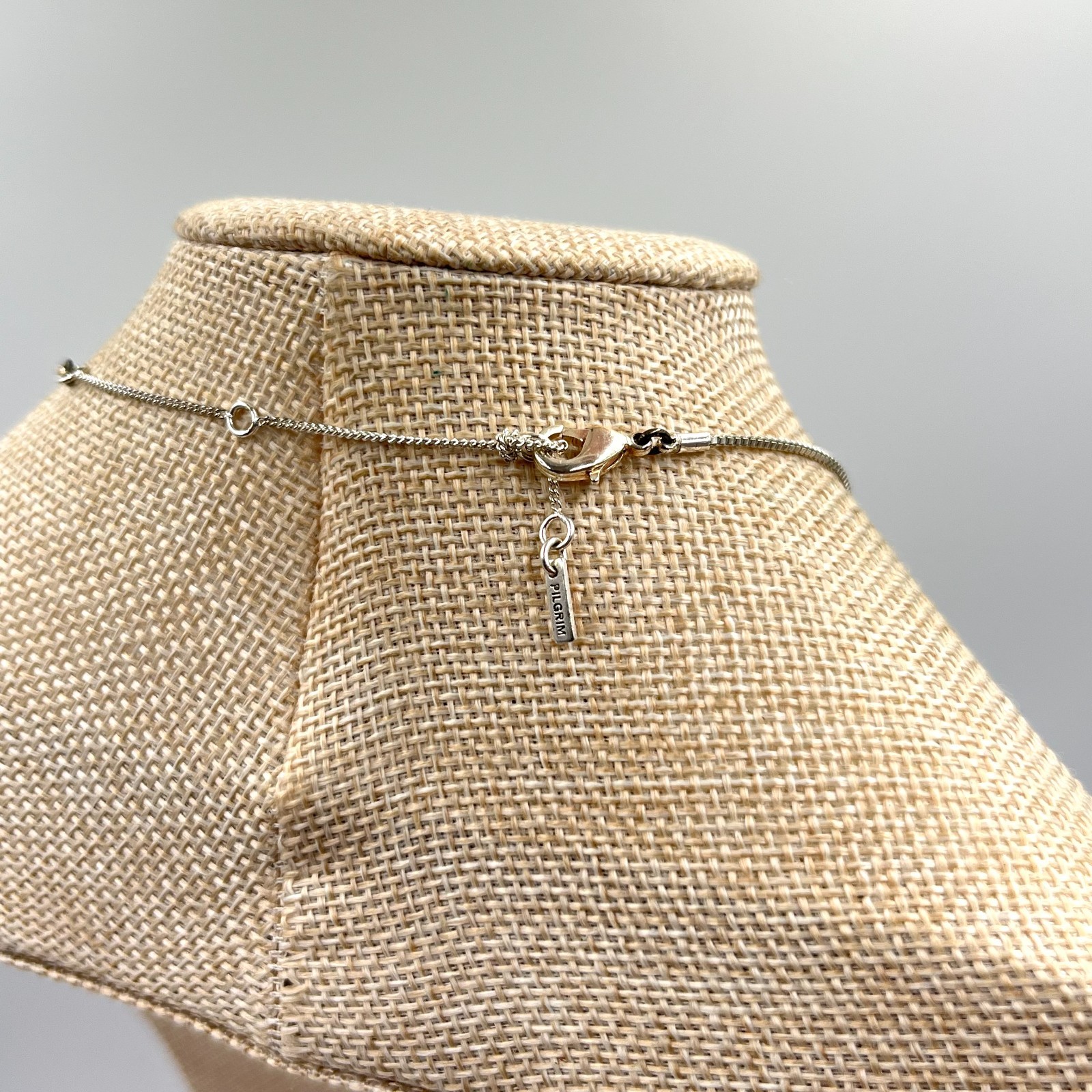 Vintage Pilgrim Silver Tone Circle Crystal Pendant Box Chain Necklace Minimalist