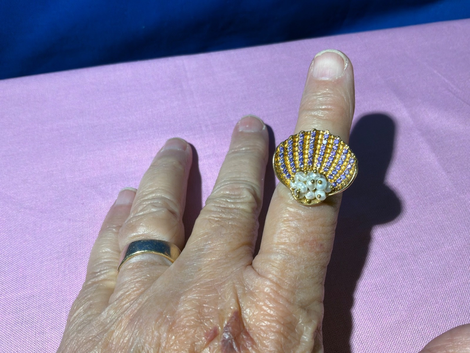 Vintage 1900’s Very Unusual Seed Pear & Amethyst Novelty Shell Clam Ring