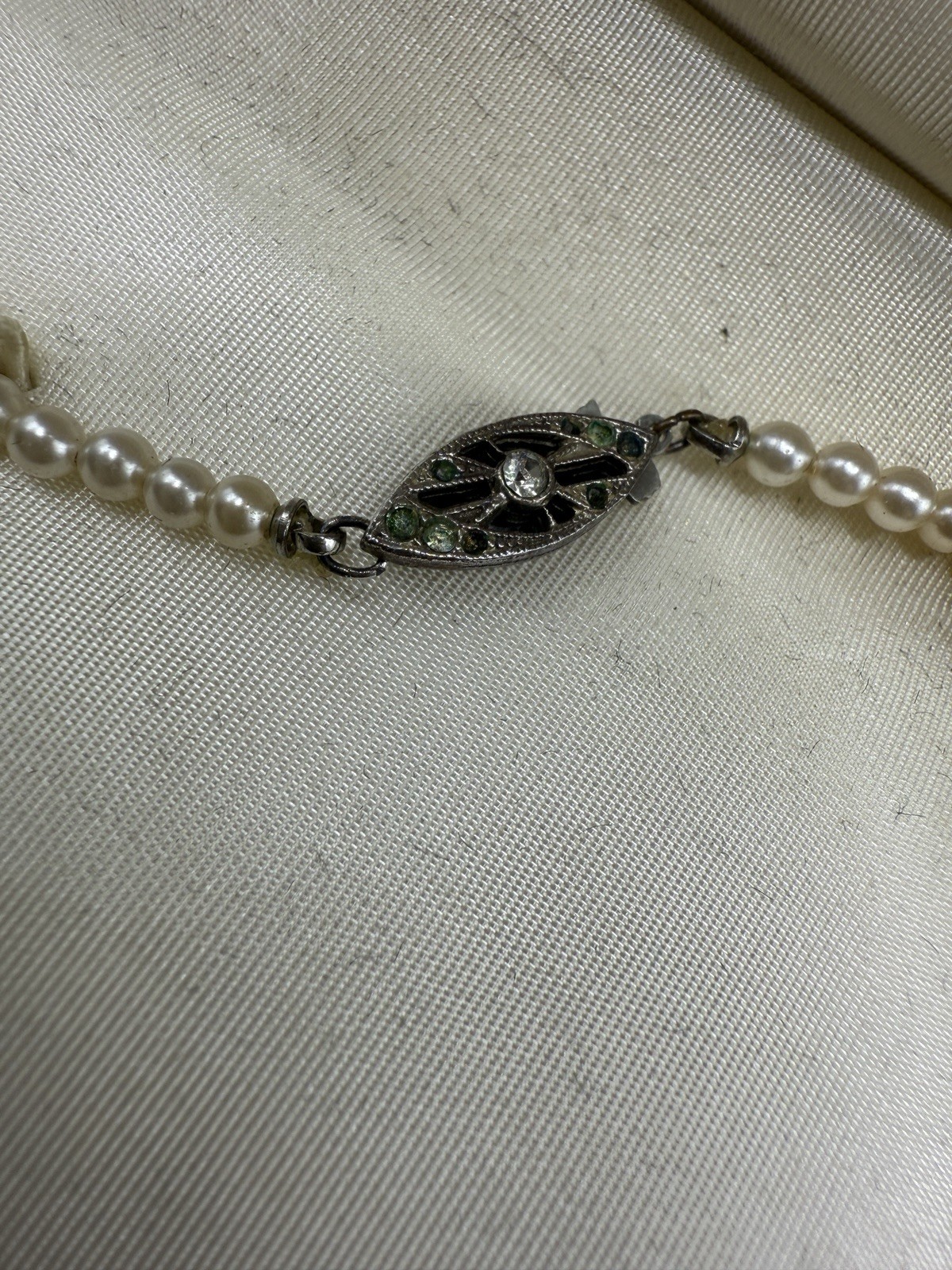 Vintage Elgin Simulated Pearl Necklace 16″ MCM w/Clamshell Box Sterling Clasp