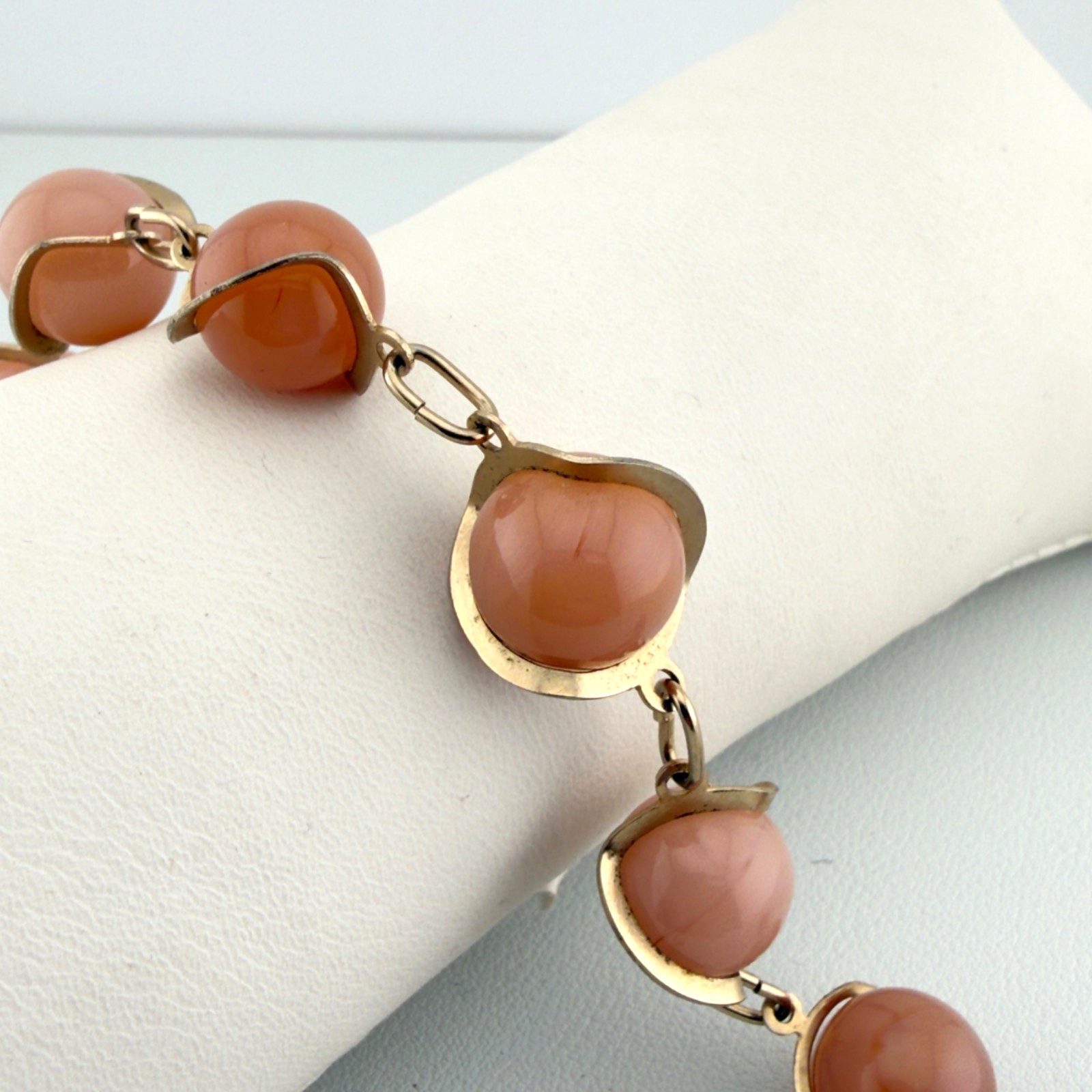 Vintage Stone Bracelet Caged Wire Wrapped Gold Tone 6.25″